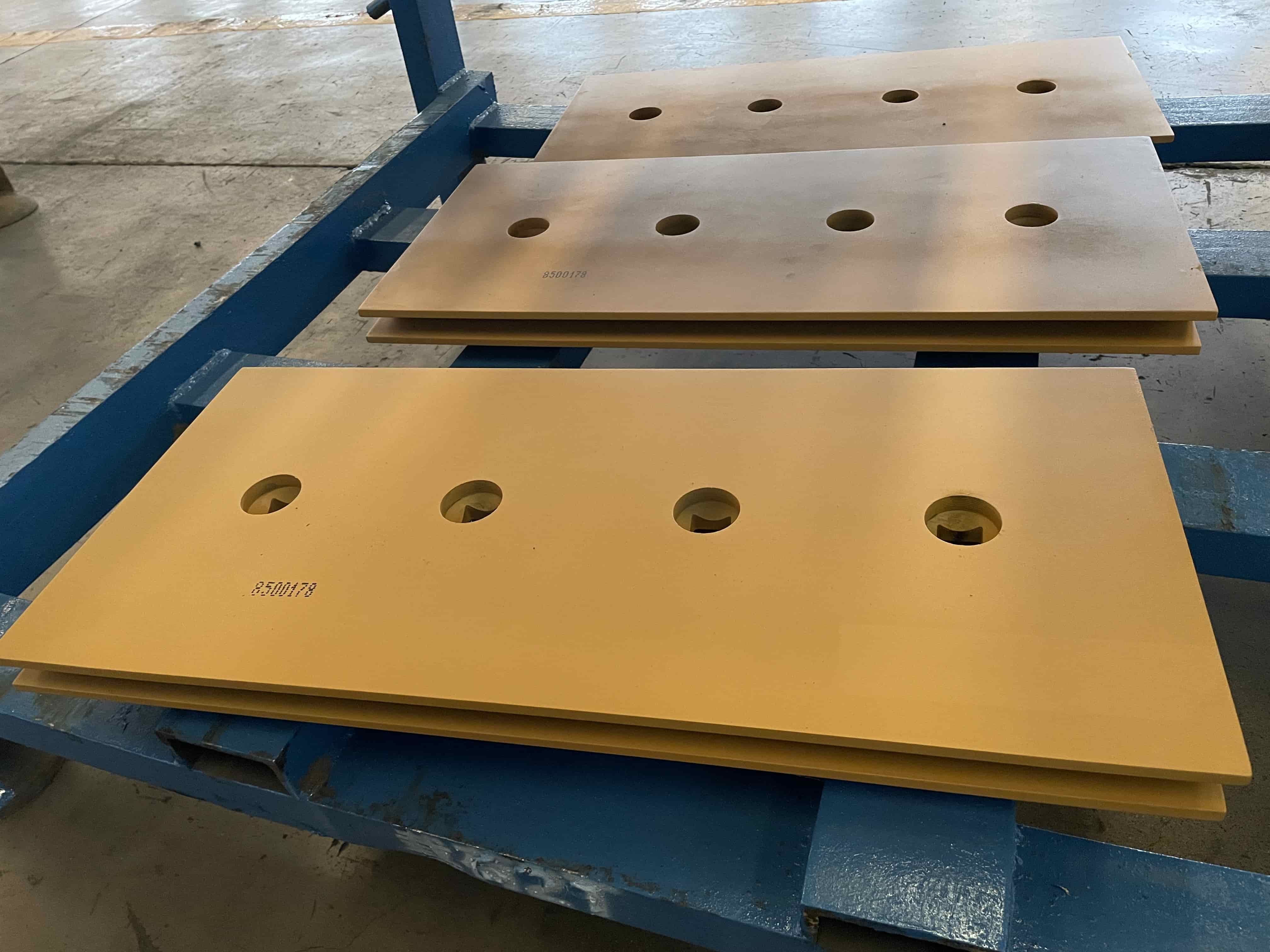 Superior Material Composition: High Carbon Steel Dozer Edge-Cutting 112-2471 for Tough Terrains