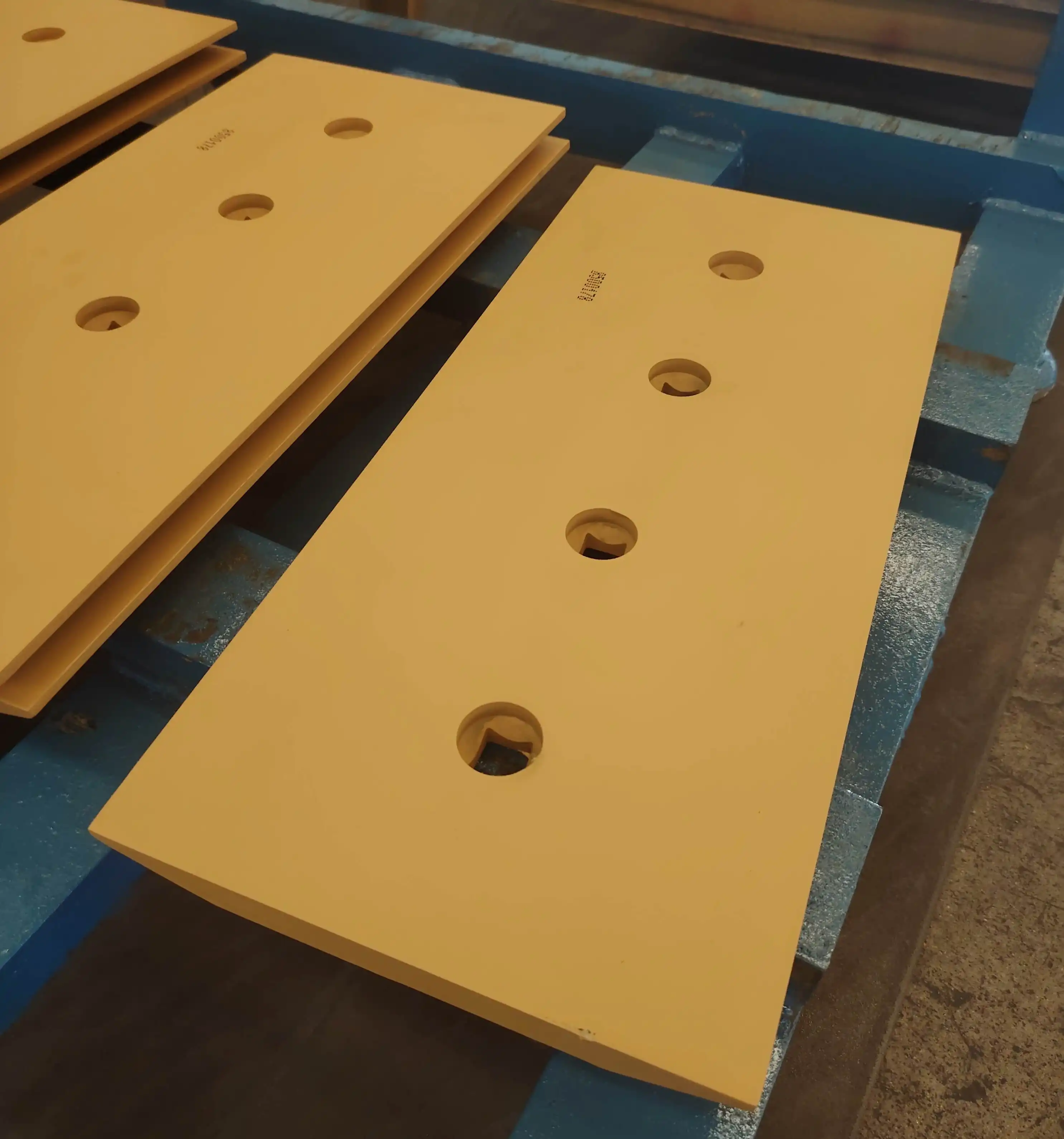 What Advantages Does Dozer Edge-Cutting 4T2989 Offer Over Traditional Blades?