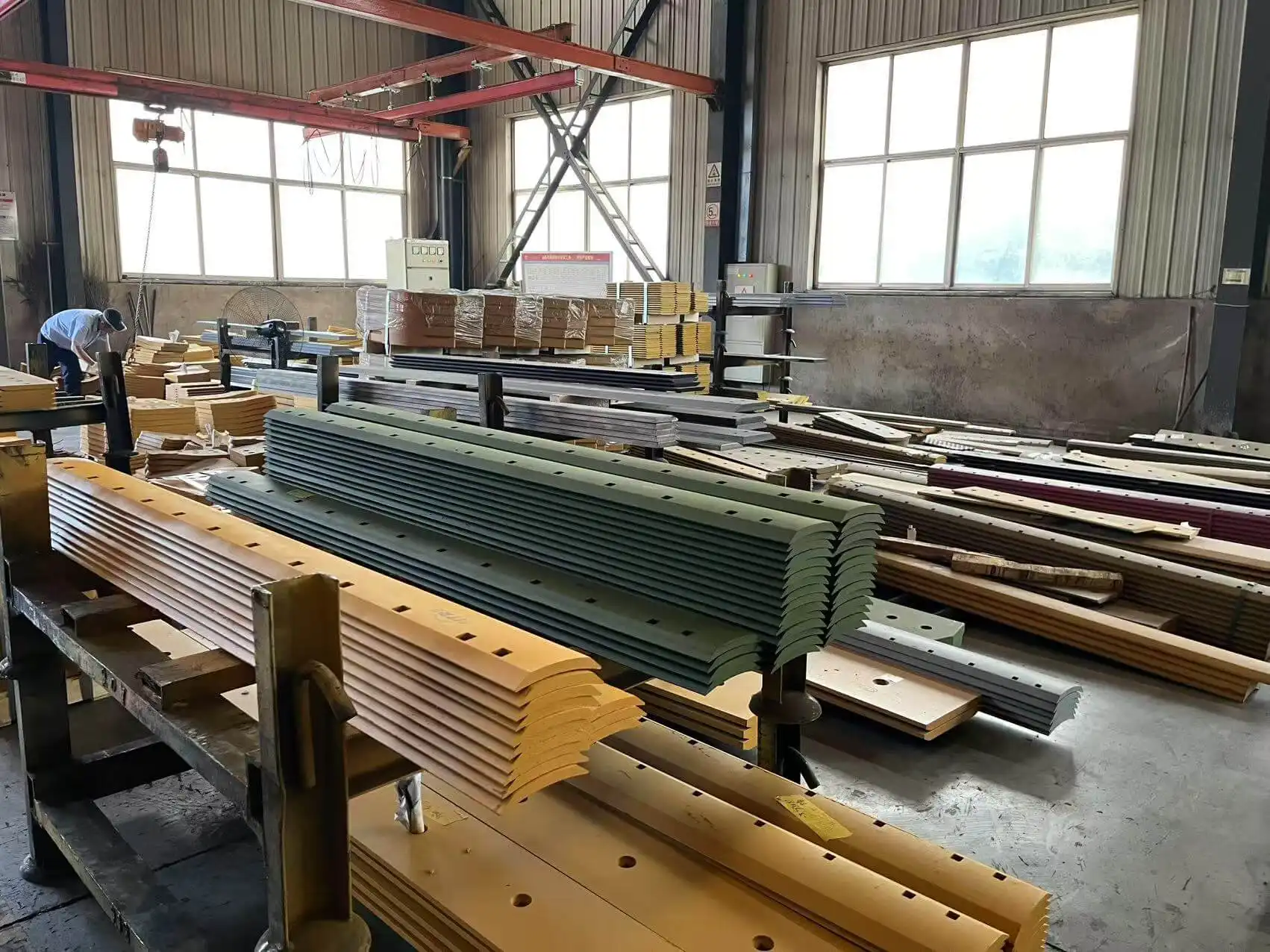 What are the specifications of the 5D9556 grader blade?