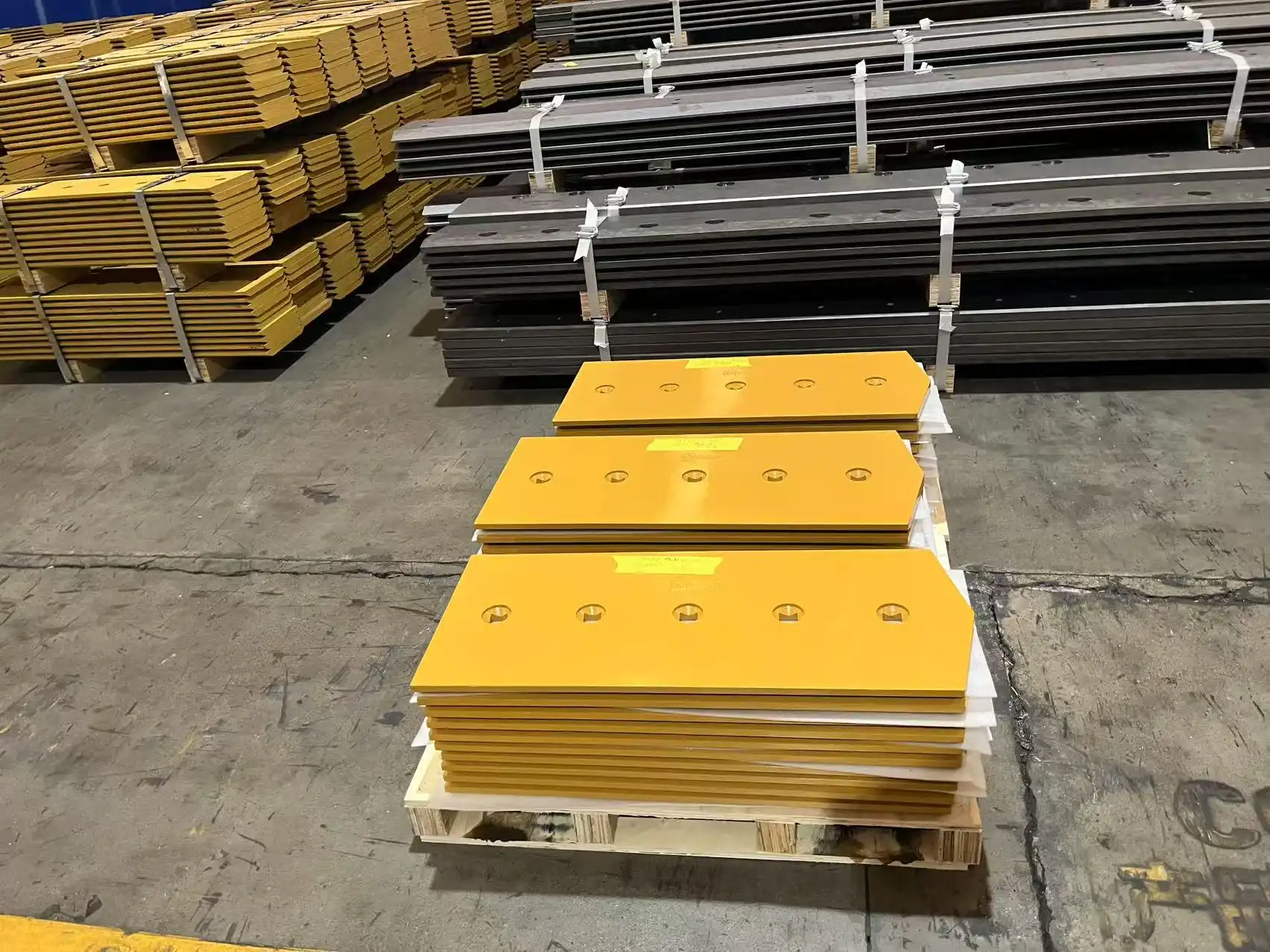 Dozer Cutting Edges And End Bits